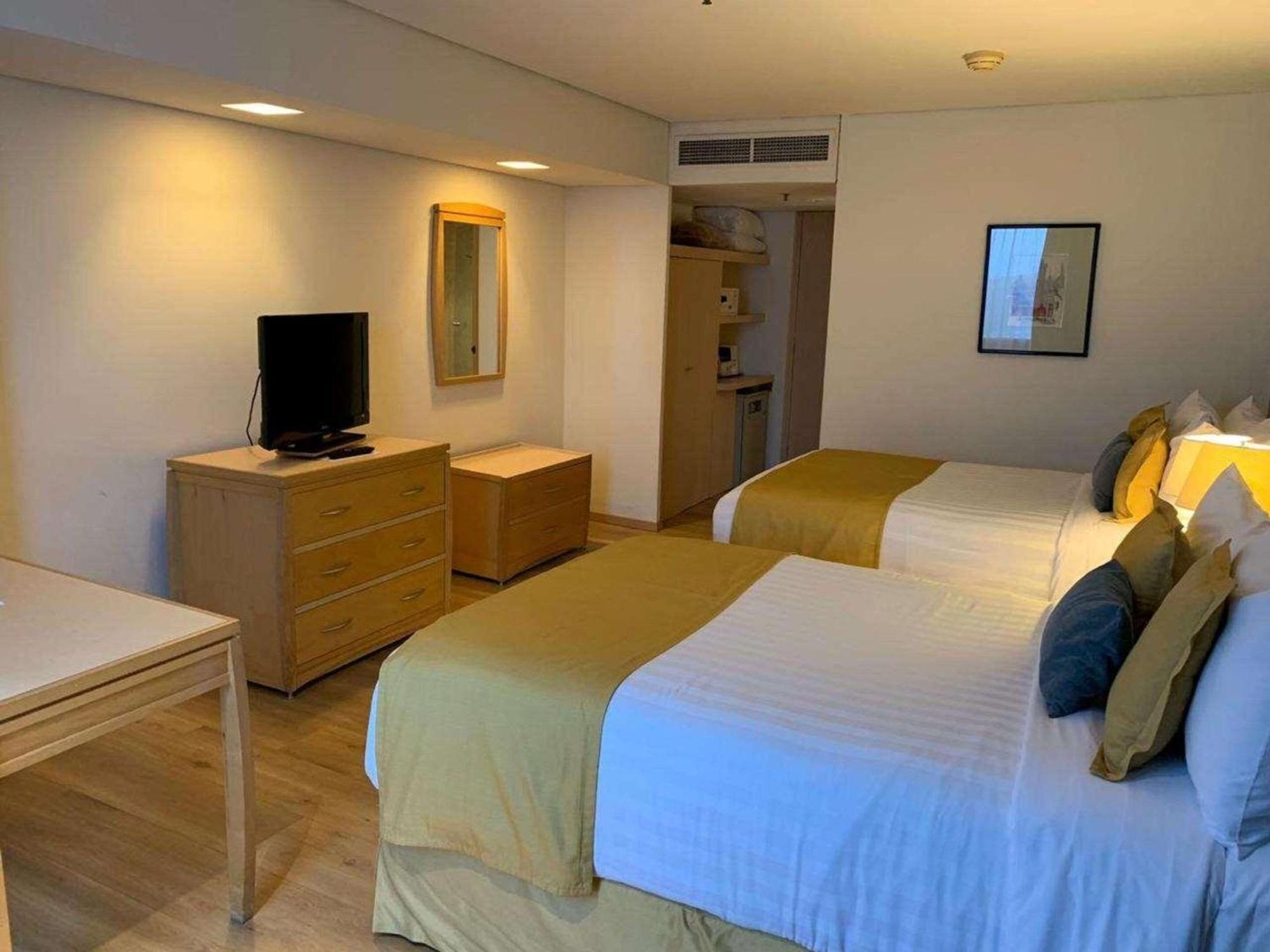Radisson Paraiso Perisur Mexico Extérieur photo A room at the hotel
