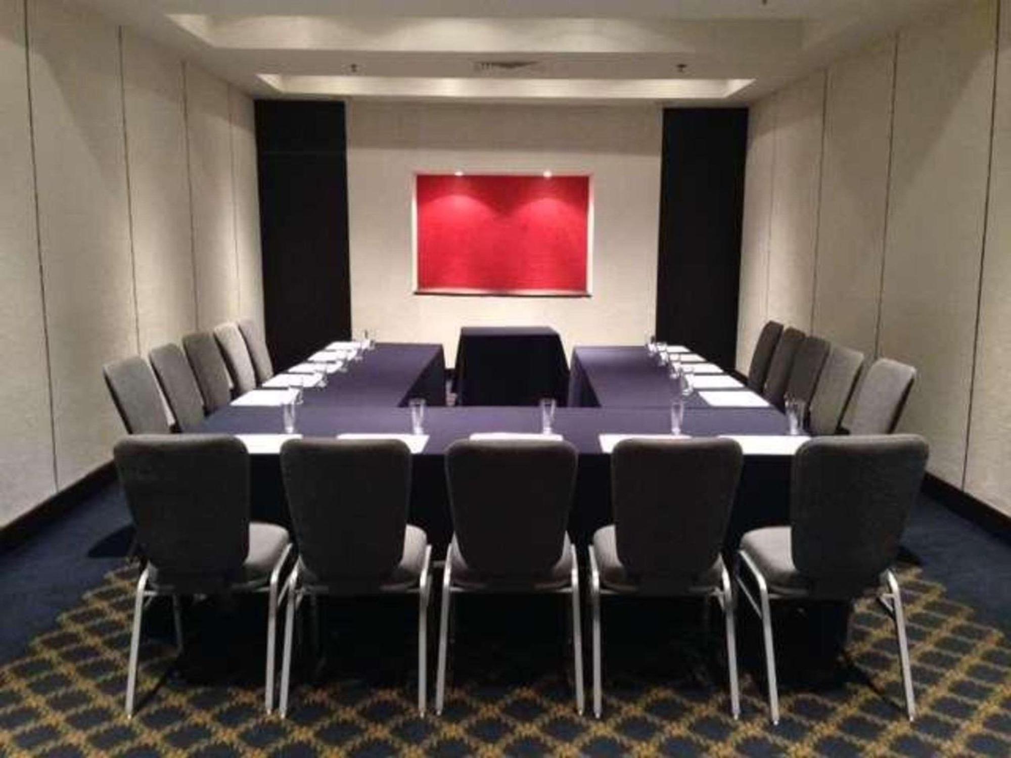 Radisson Paraiso Perisur Mexico Extérieur photo A meeting room at the hotel