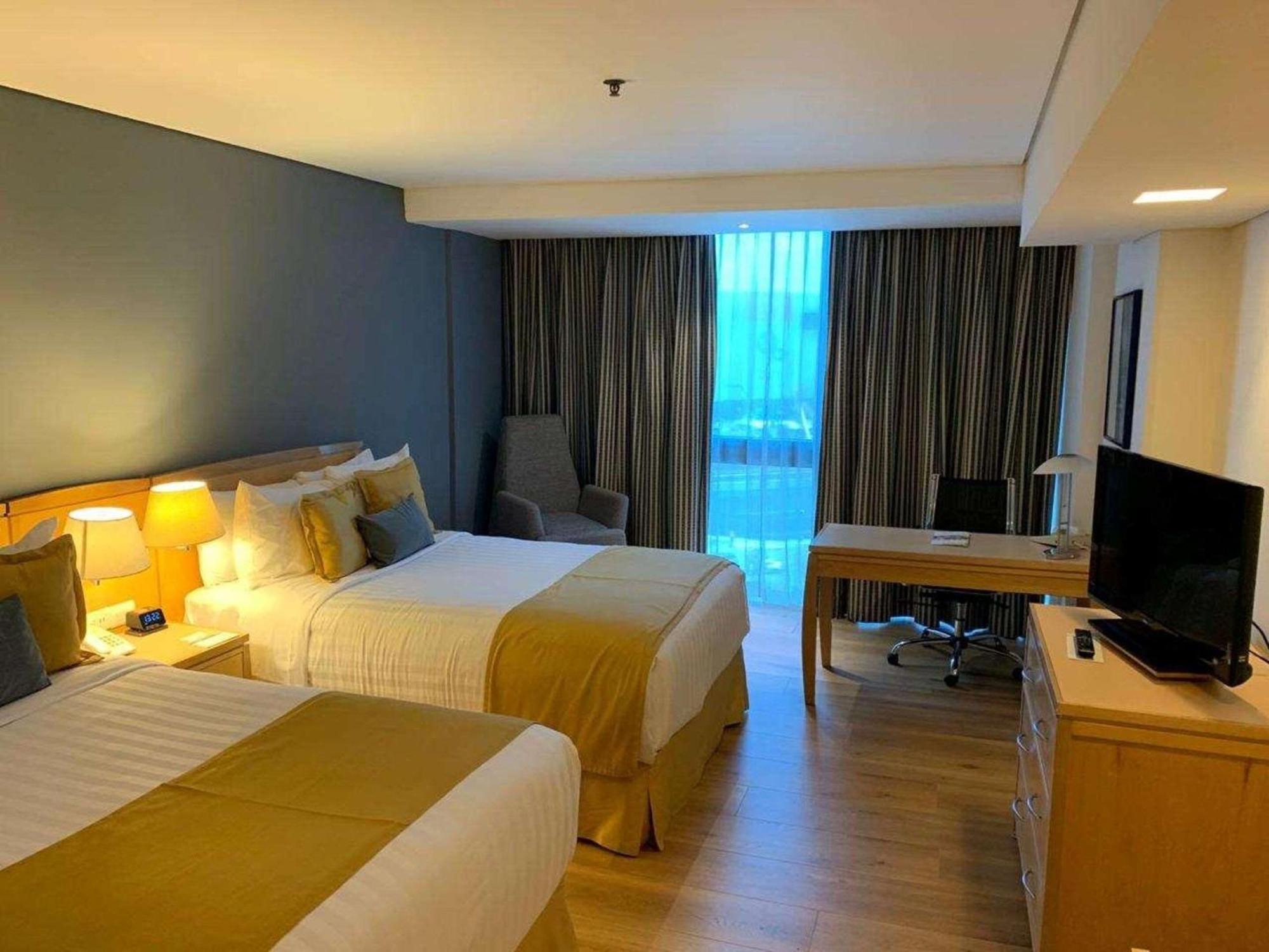Radisson Paraiso Perisur Mexico Extérieur photo A room at the hotel