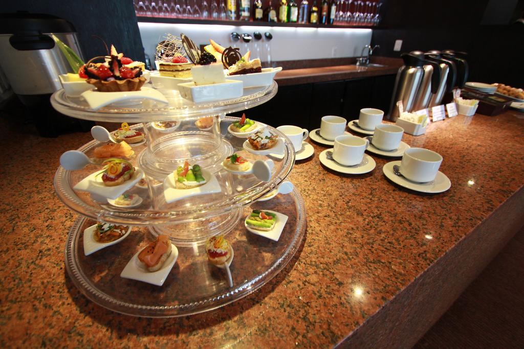 Radisson Paraiso Perisur Mexico Extérieur photo Afternoon tea at the InterContinental Hotel, Berlin