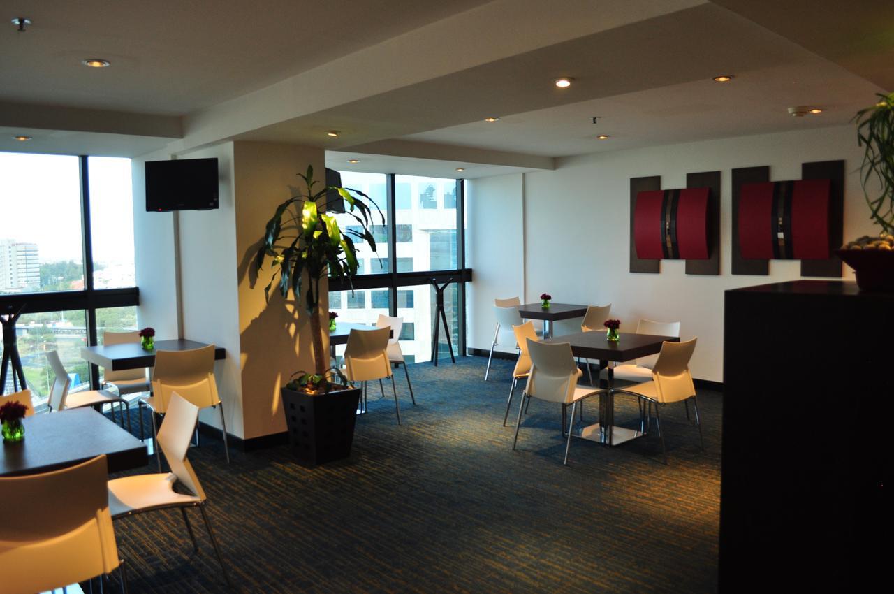 Radisson Paraiso Perisur Mexico Extérieur photo The lounge at the airport